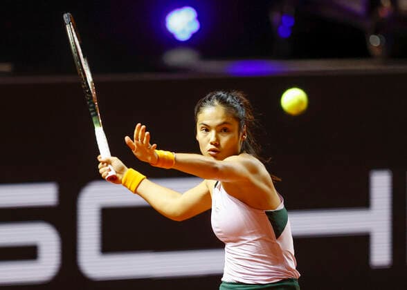 Stuttgart,Germany, 20th, April, 2022 British tennis player Emma Raducanuin action at the Porsche Tennis Grand Prix 2022 in Stuttgart on Wednesday 20 April 20212 Copyright: xJuergenxHasenkopfx