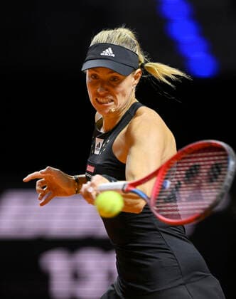 Angelique Kerber GER Action Tennis Women Porsche Cup Porsche Tennis Grand Prix GP Stuttgart 2022 Porsche Arena 20 04 2022 DFL REGULATIONS PROHIBIT ANY USE OF PHOTOGRAPHS AS IMAGE SEQUENCES AND OR QUASI VIDEO Porsche Tennis Grand Prix GP Stuttgart 2022