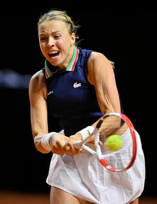 Anett Kontaveit EST Action Tennis Women Porsche Cup Porsche Tennis Grand Prix GP Stuttgart 2022 Porsche Arena 20 04 2022 DFL REGULATIONS PROHIBIT ANY USE OF PHOTOGRAPHS AS IMAGE SEQUENCES AND OR QUASI VIDEO Porsche Tennis Grand Prix GP Stuttgart 2022