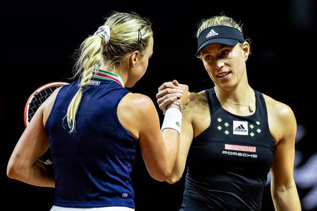 Anett Kontaveit defeats Angelique Kerber, both at the net Tennis Womens Porsche Cup Porsche Tennis Grand Prix GP Stuttgart 2022 Porsche Arena 20 04 2022 Porsche Tennis Grand Prix Stuttgart 2022, 20 04 2022 Stuttgart, Germany Copyright: xEibner-Pressefoto RogerxBuerkex EP_EER