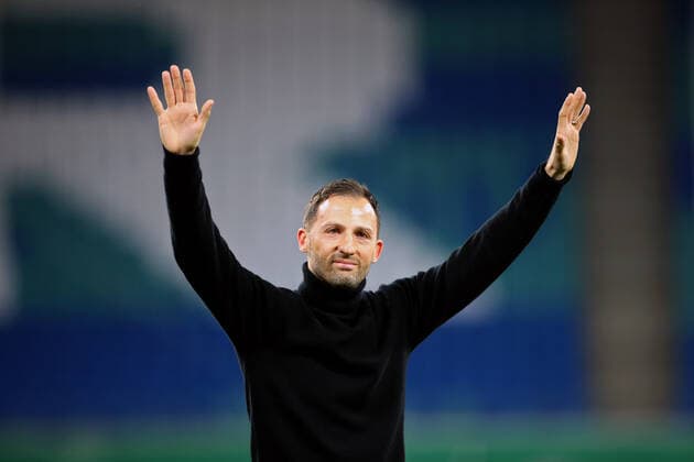 20 04 2022, Football DFB Pokal 2021 2022, Semifinal, RB Leipzig 1 FC Union Berlin, at Red Bull Arena Leipzig Coach Domenico Tedesco RB Leipzig after the game happy with the fans DFL and DFB regulations prohibit any use of photographs as image sequences and or quasi video
