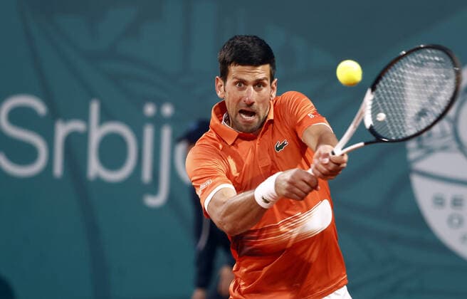 Sport Themen der Woche KW16 Sport Bilder des Tages (220421) -- BELGRADE, April 21, 2022 -- Serbia s Novak Djokovic returns the ball during a men s singles match against Serbia s Laslo Djere at Serbia Tennis Open ATP, Tennis Herren 250 series tournament in Belgrade, Serbia on April 20, 2022. (Photo by Xinhua) (SP)SERBIA-BELGRADE-TENNIS-SERBIA OPEN-MEN SINGLES PredragxMilosavljevic 