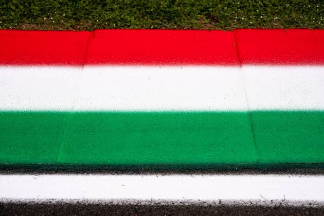 Track ambiance, Kerbs, during the Formula 1 Grand Premio del Made in Italy e dell Emilia-Romagna 2022, 4th round of the 2022 FIA Formula One World Championship, WM, Weltmeisterschaft on the Imola Circuit, from April 22 to 24, 2022 in Imola, Italy - F1 - EMILIA ROMAGNA GRAND PRIX 2022 DPPI Panoramic  00122010__B2_2166
