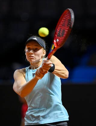 Elena Rybakina KAZ Action Tennis Women Porsche Cup Porsche Tennis Grand Prix GP Stuttgart 2022 Porsche Arena 21 04 2022 DFL REGULATES PROHIBIT ANY USE OF PHOTOGRAPHS AS IMAGE SEQUENCES AND OR QUASI VIDEO Porsche Tennis Grand Prix GP Stuttgart 2022