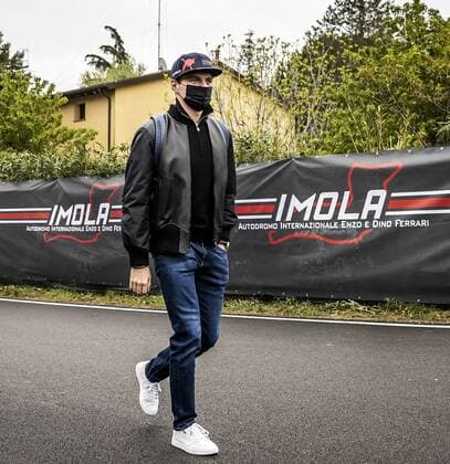 IMOLA Max Verstappen Oracle Red Bull Racing arriving at the Autodromo Enzo e Dino Ferrari in Imola ahead of the Emilia Romagna F1 Grand Prix REMKO DE WAAL GP Emilia Romagna 2022 2022 xVIxANPxSportx xxANPxIVx 447395829 originalFilename: 447395829.jpg