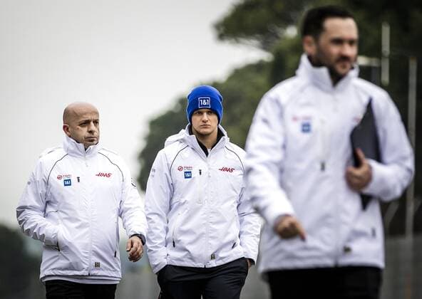 2022 04 21 11 07 12 IMOLA Mick Schumacher Haas walks the track of the Autodromo Enzo e Dino Ferrari in Imola ahead of the Emilia Romagna F1 Grand Prix REMKO DE WAAL netherlands out belgium out Imola xVIxxIVx 447395635 originalFilename: 0156527563st.jpg