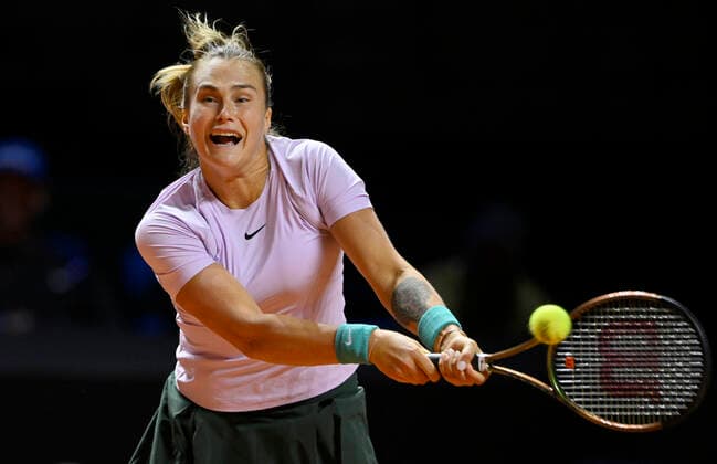 Aryna Sabalenka BLR Action Tennis Women Porsche Cup Porsche Tennis Grand Prix GP Stuttgart 2022 Porsche Arena 21 04 2022 DFL REGULATES PROHIBIT ANY USE OF PHOTOGRAPHS AS IMAGE SEQUENCES AND OR QUASI VIDEO Porsche Tennis Grand Prix GP Stuttgart 2022