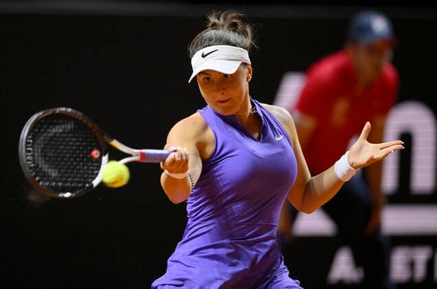 Bianca Andreescu CAN Action Tennis Women Porsche Cup Porsche Tennis Grand Prix GP Stuttgart 2022 Porsche Arena 21 04 2022 DFL REGULATES PROHIBIT ANY USE OF PHOTOGRAPHS AS IMAGE SEQUENCES AND OR QUASI VIDEO Porsche Tennis Grand Prix GP Stuttgart 2022