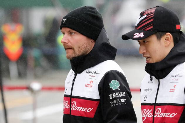 Valtteri Bottas FIN, Alfa Romeo F1 Team ORLEN 77 left and Guanyou Zhou CHN, Alfa Romeo F1 Team ORLEN 24 ITA, Formula 1 Grand Prix Emilia Romagna, Imola, 21 04 2022 ITA, Formula 1 Grand Prix Emilia Romagna, Imola, 21 04 2022 Copyright: xFoto:xEIBNER ThomasxFuesslerx EP_tfr