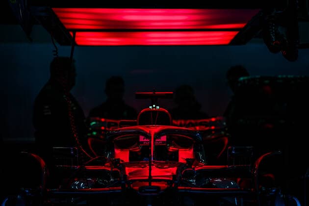 Sport Bilder des Tages Mercedes AMG F1 Team W13, mechanical detail during the Formula 1 Grand Premio del Made in Italy e dell Emilia-Romagna 2022, 4th round of the 2022 FIA Formula One World Championship, WM, Weltmeisterschaft on the Imola Circuit, from April 22 to 24, 2022 in Imola, Italy - F1 - EMILIA ROMAGNA GRAND PRIX 2022 DPPI Panoramic  20220421_GOOD0045