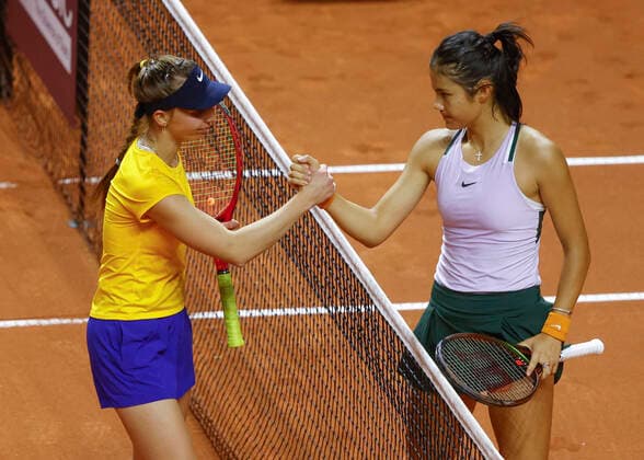 Tamara Korpatsch congratulates the winner Emma Raducanu Tennis Porsche Tennis Grand Prix 2022 WTA Porsche Arena Stuttgart Germany 21 April 2022 Copyright: xJuergenxHasenkopfx