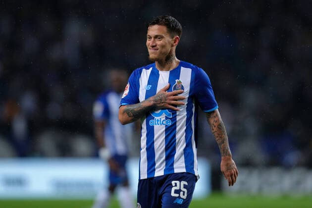 Porto v Sporting de Lisboa - Taca de Portugal Semi Final Porto™s Portuguese midfielder Otavio reacts during the Portuguese Cup Semifinal match between FC Porto and Sporting CP at Dragao Stadium on April 21, 2022 in Porto, Portugal. Porto Porto Portugal  Copyright: xDPIx originalFilename:oliveira-fcportov220421_npwGY.jpg