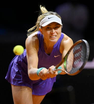 Paula Badosa ESP Action Tennis Women Porsche Cup Porsche Tennis Grand Prix GP Stuttgart 2022 Porsche Arena 22 04 2022 DFL REGULATIONS PROHIBIT ANY USE OF PHOTOGRAPHS AS IMAGE SEQUENCES AND OR QUASI VIDEO Porsche Tennis Grand Prix GP Stuttgart 2022