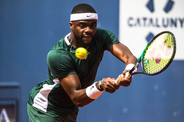 April 22, 2022, Barcelona, Catalonia, Spain: FRANCES TIAFOE (USA) returns the ball to Felix Auger-Aliassime (CAN) at Day 5 of the Barcelona Open Banc Sabadell 2022. Barcelona Spain - ZUMAo105 20220422_zap_o105_003 Copyright: xMatthiasxOesterlex