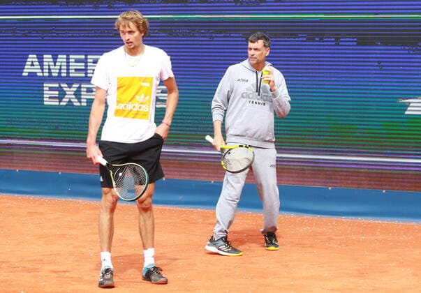 Alexander Zverev and his coach during training tennis opener PK and unveiling BMW winning car BMW Open by American Express 2022 22 04 2022 PHOTO Mladen Lackovic LakoPress