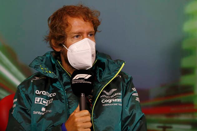5 Sebastian Vettel DEU, Aston Martin Aramco Cognizant F1 Team , F1 Grand Prix of Emilia Romagna at Autodromo Enzo e Dino Ferrari on April 22, 2022 in Imola, Italy Photo by Carl Bingham LAT Motorsport Images DPPI via HOCH ZWEI Imola Italy