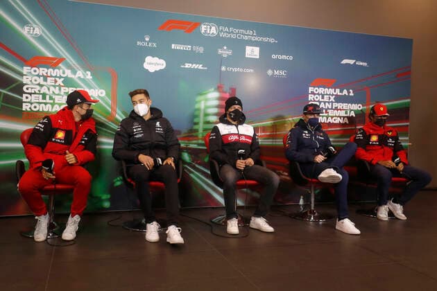 16 Charles Leclerc MCO, Scuderia Ferrari , 63 George Russell GBR, Mercedes AMG Petronas F1 Team , 77 Valtteri Bottas FIN, Alfa Romeo F1 Team ORLEN , 1 Max Verstappen NLD, Oracle Red Bull Racing , 55 Carlos Sainz ESP, Scuderia Ferrari , F1 Grand Prix of Emilia Romagna at Autodromo Enzo e Dino Ferrari on April 22, 2022 in Imola, Italy Photo by Carl Bingham LAT Motorsport Images DPPI via HOCH ZWEI Imola Italy