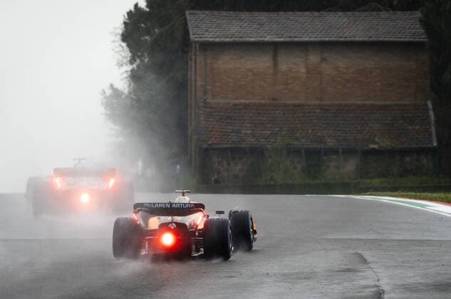 IMOLA Daniel Ricciardo 3 with the McLaren MCL36 on track during practice 1 ahead of the Emilia Romagna F1 Grand Prix at Autodromo Enzo e Dino Ferrari on April 22, 2022 in Imola, Italy REMKO DE WAAL GP Emilia Romagna 2022 Practice 1 2022 xVIxANPxSportx xxANPxIVx 447441630 originalFilename: 447441630.jpg