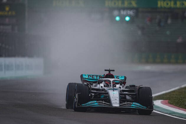 63 RUSSELL George (gbr), Mercedes AMG F1 Team W13, action during the Formula 1 Grand Premio del Made in Italy e dell Emilia-Romagna 2022, 4th round of the 2022 FIA Formula One World Championship, WM, Weltmeisterschaft on the Imola Circuit, from April 22 to 24, 2022 in Imola, Italy - F1 - EMILIA ROMAGNA GRAND PRIX 2022 DPPI Panoramic  _B2_3892
