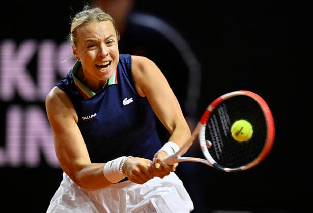 Anett Kontaveit EST Action Tennis Women Porsche Cup Porsche Tennis Grand Prix GP Stuttgart 2022 Porsche Arena 22 04 2022 DFL REGULATIONS PROHIBIT ANY USE OF PHOTOGRAPHS AS IMAGE SEQUENCES AND OR QUASI VIDEO Porsche Tennis Grand Prix GP Stuttgart 2022