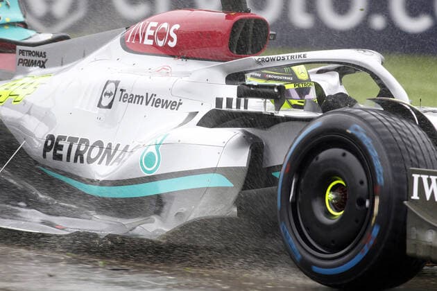 Lewis Hamilton UK, Mercedes AMG Petronas F1 Team 44 , Dreher ITA, Formula 1 Grand Prix Emilia Romagna, Imola, 22 04 2022 ITA, Formula 1 Grand Prix Emilia Romagna, Imola, 22 04 2022 Imola Copyright: xFoto:xEIBNER ThomasxFuesslerx EP_tfr