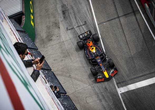 IMOLA Max Verstappen 1 with the Oracle Red Bull Racing RB18 Honda on track during practice 2 ahead of the Emilia Romagna F1 Grand Prix at Autodromo Enzo e Dino Ferrari on April 23, 2022 in Imola, Italy REMKO DE WAAL GP Emilia Romagna 2022 Practice 2 2022 xVIxANPxSportx xxANPxIVx 447494896 originalFilename: 447494896.jpg