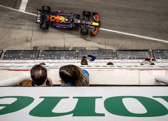 IMOLA Sergio Perez 11 with the Oracle Red Bull Racing RB18 Honda on track during practice 2 ahead of the Emilia Romagna F1 Grand Prix at Autodromo Enzo e Dino Ferrari on April 23, 2022 in Imola, Italy REMKO DE WAAL GP Emilia Romagna 2022 Practice 2 2022 xVIxANPxSportx xxANPxIVx 447496378 originalFilename: 447496378.jpg