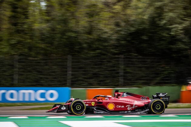 16 LECLERC Charles (mco), Scuderia Ferrari F1-75, action during the Formula 1 Grand Premio del Made in Italy e dell Emilia-Romagna 2022, 4th round of the 2022 FIA Formula One World Championship, WM, Weltmeisterschaft on the Imola Circuit, from April 22 to 24, 2022 in Imola, Italy - F1 - EMILIA ROMAGNA GRAND PRIX 2022 DPPI Panoramic  00122010_GH_78386