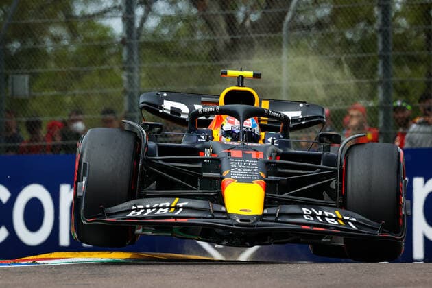 11 PEREZ Sergio (mex), Red Bull Racing RB18, action during the Formula 1 Grand Premio del Made in Italy e dell Emilia-Romagna 2022, 4th round of the 2022 FIA Formula One World Championship, WM, Weltmeisterschaft on the Imola Circuit, from April 22 to 24, 2022 in Imola, Italy - F1 - EMILIA ROMAGNA GRAND PRIX 2022 DPPI Panoramic  20220423_AC9I1429