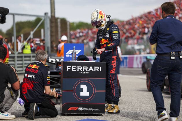 VERSTAPPEN Max (ned), Red Bull Racing RB18, portrait during the Formula 1 Grand Premio del Made in Italy e dell Emilia-Romagna 2022, 4th round of the 2022 FIA Formula One World Championship, WM, Weltmeisterschaft on the Imola Circuit, from April 22 to 24, 2022 in Imola, Italy - F1 - EMILIA ROMAGNA GRAND PRIX 2022 DPPI Panoramic  00122010_GOOD3145.JPG_