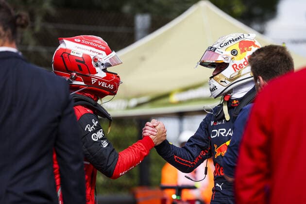 LECLERC Charles (mco), Scuderia Ferrari F1-75, VERSTAPPEN Max (ned), Red Bull Racing RB18, portrait during the Formula 1 Grand Premio del Made in Italy e dell Emilia-Romagna 2022, 4th round of the 2022 FIA Formula One World Championship, WM, Weltmeisterschaft on the Imola Circuit, from April 22 to 24, 2022 in Imola, Italy - F1 - EMILIA ROMAGNA GRAND PRIX 2022 DPPI Panoramic 00122010_GOOD3179.JPG_