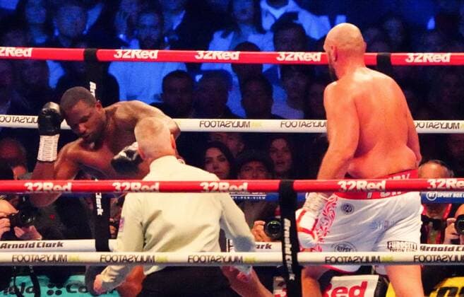 Sport Themen der Woche KW16 Sport Bilder des Tages Mandatory Credit: Photo by Javier Garcia Shutterstock (12906951t) Fury knocks out Whyte Tyson Fury v Dillian Whyte, WBC Heavyweight Championship + Undercard, Boxing, Wembley Stadium, London, UK - 23 Apr 2022 Tyson Fury v Dillian Whyte, WBC Heavyweight Championship + Undercard, Boxing, Wembley Stadium, London, UK - 23 Apr 2022  Copyright: xJavierxGarcia Shutterstockx 12906951t