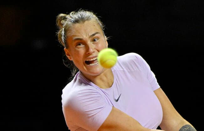Aryna Sabalenka BLR Action Tennis Women Porsche Cup Porsche Tennis Grand Prix GP Stuttgart 2022 Porsche Arena 24 04 2022 DFL REGULATIONS PROHIBIT ANY USE OF PHOTOGRAPHS AS IMAGE SEQUENCES AND OR QUASI VIDEO Porsche Tennis Grand Prix GP Stuttgart 2022