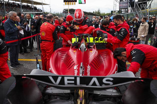 LECLERC Charles (mco), Scuderia Ferrari F1-75, portrait during the Formula 1 Grand Premio del Made in Italy e dell Emilia-Romagna 2022, 4th round of the 2022 FIA Formula One World Championship, WM, Weltmeisterschaft on the Imola Circuit, from April 22 to 24, 2022 in Imola, Italy - F1 - EMILIA ROMAGNA GRAND PRIX 2022 - Race DPPI Panoramic  00122011_G00D4108.JPG_