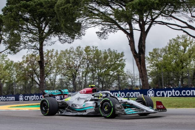 Formula 1 Gran Prix of Emilia Romagna Lewis Hamilton of Mercedes AMG Petronas F1 Team during F1 Grand Prix of Emilia Romagna at Autodromo Enzo e Dino Ferrari on April 24, 2022 in Imola, Italy. Imola Autodromo Enzo e Dino Ferrari Italy Copyright: xCristianoxBarnix