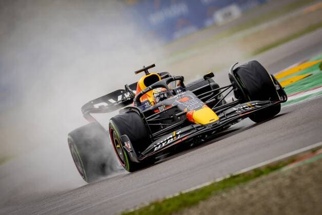 IMOLA Max Verstappen 1 with the Oracle Red Bull Racing RB18 Honda on track during the Emilia Romagna F1 Grand Prix at Autodromo Enzo e Dino Ferrari on April 24, 2022 in Imola, Italy REMKO DE WAAL GP Emilia Romagna 2022 RACE 2022 xVIxANPxSportx xxANPxIVx 447555268 originalFilename: 447555268.jpg