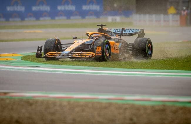 IMOLA Daniel Ricciardo 3 driving the McLaren MCL36 during the Emilia Romagna F1 Grand Prix at Autodromo Enzo e Dino Ferrari on April 24, 2022 in Imola, Italy REMKO DE WAAL GP Emilia Romagna 2022 RACE 2022 xVIxANPxSportx xxANPxIVx 447555545 originalFilename: 447555545.jpg