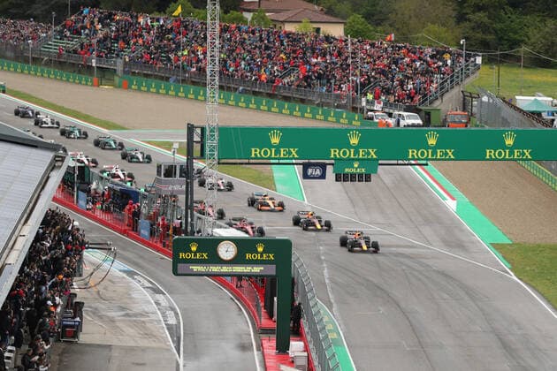24th April 2022; Imola, Emilia Romagna, Italy. F1 Grand Prix of Italy, Race Day: Oracle Red Bull Racing, Max Verstappen leads the race start ahead of LeClerc and Perez  ActionPlus12382884 Octane