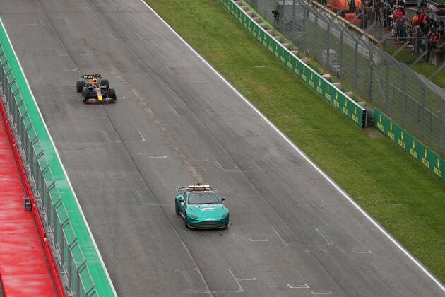 24th April 2022; Imola, Emilia Romagna, Italy. F1 Grand Prix of Italy, Race Day: Oracle Red Bull Racing, Max Verstappen behind the safety car  ActionPlus12382890 Octane