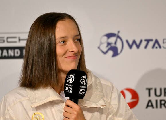 Winner Iga Swiatek POL in PK Press Conference in Interview Micro Micro Logo Tennis Women Porsche Cup Porsche Tennis Grand Prix GP Stuttgart 2022 Porsche Arena 24 04 2022 DFL REGULATES PROHIBIT ANY USE OF PHOTOGRAPHS AS IMAGE SEQUENCES AND OR QUASI VIDEO Porsche Tennis Grand Prix GP Stuttgart 2022