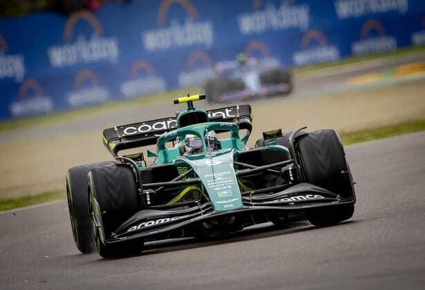 IMOLA Sebastian Vettel 5 driving the Aston Martin AMR22 during the Emilia Romagna F1 Grand Prix at Autodromo Enzo e Dino Ferrari on April 24, 2022 in Imola, Italy REMKO DE WAAL GP Emilia Romagna 2022 RACE 2022 xVIxANPxSportx xxANPxIVx 447557019 originalFilename: 447557019.jpg