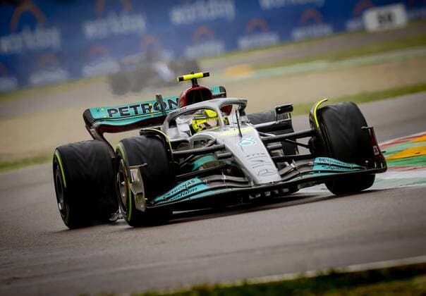 IMOLA Lewis Hamilton 44 driving the Mercedes W13 during the F1 Grand Prix of Emilia Romagna at Autodromo Enzo e Dino Ferrari on April 24, 2022 in Imola, Italy REMKO DE WAAL GP Emilia Romagna 2022 RACE 2022 xVIxANPxSportx xxANPxIVx 447557036 originalFilename: 447557036.jpg