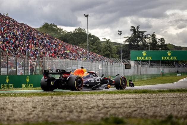 IMOLA Max Verstappen Oracle Red Bull Racing on track during the Emilia Romagna F1 Grand Prix at Autodromo Enzo e Dino Ferrari on April 24, 2022 in Imola, Italy REMKO DE WAAL GP Emilia Romagna 2022 RACE 2022 xVIxANPxSportx xxANPxIVx 447559713 originalFilename: 447559713.jpg