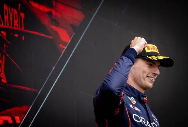IMOLA Oracle Red Bull Racing s Max Verstappen 1 on the podium after winning the Emilia Romagna F1 Grand Prix at Autodromo Enzo e Dino Ferrari on April 24, 2022 in Imola, Italy REMKO DE WAAL GP Emilia Romagna 2022 RACE 2022 xVIxANPxSportx xxANPxIVx 447559821 originalFilename: 447559821.jpg
