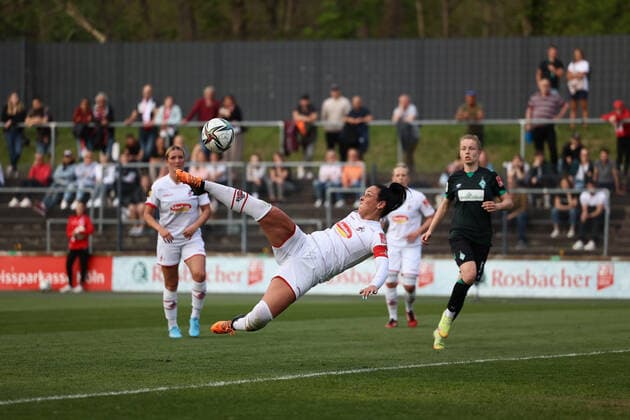Flyeralarm Womens Bundesliga 2021 2022, 1 FC Köln SV Werder Bremen Peggy Kuznik FC, 21 at the fallback Cologne Franz Kremer Stadium, lawn North Rhine Westphalia Germany