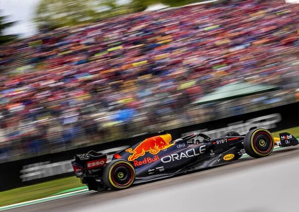 IMOLA Max Verstappen Oracle Red Bull Racing on track during the Emilia Romagna F1 Grand Prix at Autodromo Enzo e Dino Ferrari on April 24, 2022 in Imola, Italy REMKO DE WAAL GP Emilia Romagna 2022 RACE 2022 xVIxANPxSportx xxANPxIVx 447560230 originalFilename: 447560230.jpg