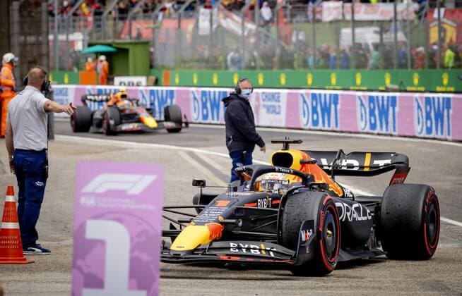 IMOLA Max Verstappen 1 driving the Oracle Red Bull Racing RB18 Honda enters parc ferme after the Emilia Romagna F1 Grand Prix at Autodromo Enzo e Dino Ferrari on April 24, 2022 in Imola, Italy REMKO DE WAAL GP Emilia Romagna 2022 RACE 2022 xVIxANPxSportx xxANPxIVx 447560261 originalFilename: 447560261.jpg