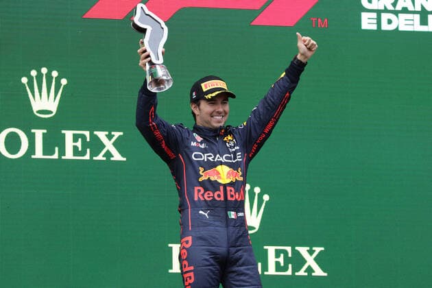 2nd place for Sergio Checo Perez MEX, Oracle Red Bull Racing 11 ITA, Formula 1 Grand Prix Emilia Romagna, Imola, 24 04 2022 ITA, Formula 1 Grand Prix Emilia Romagna, Imola, 24 04 2022 Imola Copyright: xFoto:xEIBNER ThomasxFuesslerx EP_tfr