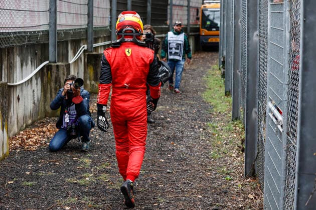 55 Carlos Sainz ESP, Scuderia Ferrari after crash, F1 Grand Prix of Emilia Romagna at Autodromo Enzo e Dino Ferrari on April 24, 2022 in Imola, Italy Photo by HOCH ZWEI Imola Italy