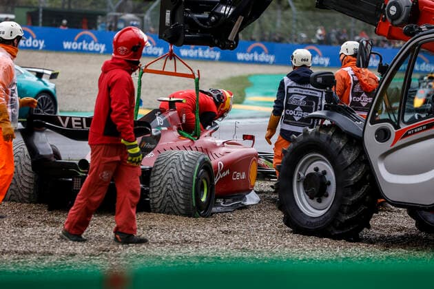 55 Carlos Sainz ESP, Scuderia Ferrari after crash, F1 Grand Prix of Emilia Romagna at Autodromo Enzo e Dino Ferrari on April 24, 2022 in Imola, Italy Photo by HOCH ZWEI Imola Italy
